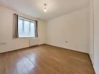 13A Redbourne Drive, photo 4