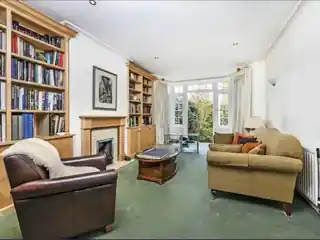 14 Alberon Gardens, photo 2