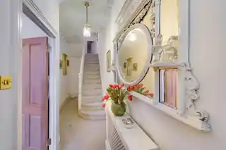 14 Ashmount Road, photo 4