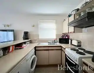 14 Berry Close, photo 3