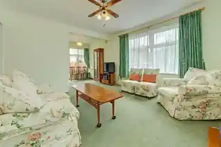 14 Bramley Close, photo 4