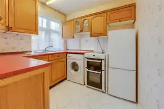 14 Bramley Close, photo 3