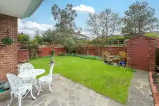 14 Bramley Close, photo 2
