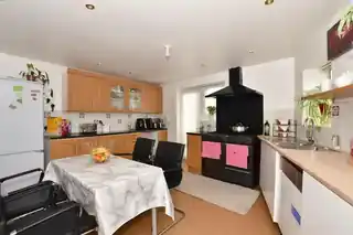 14 Brinkworth Road, photo 4