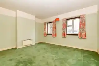 14 Broomloan Lane, photo 4