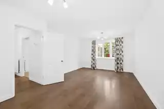 14 Carlton Park Avenue, photo 3
