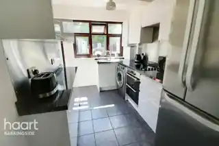 14 Cheriton Avenue, photo 4