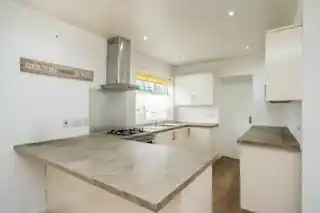 14 Cheyne Avenue, photo 3