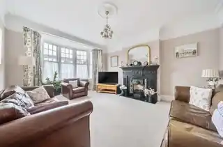 14 Church Avenue, photo 2