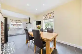 14 Church Avenue, photo 4