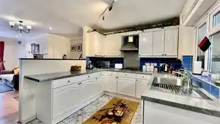 14 Clark Way, photo 3