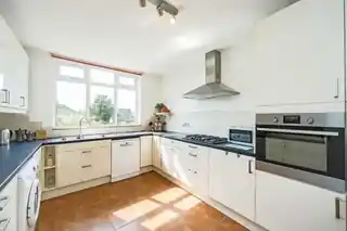 14 Crescent Way, photo 3