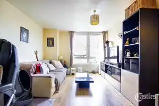 14 Crown Close, photo 3