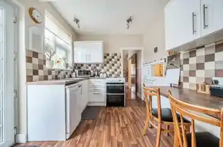 14 Elmcroft Avenue, photo 4