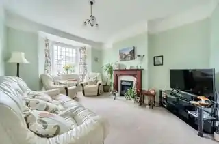 14 Elmcroft Avenue, photo 2