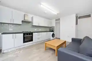 14 Evans Close, photo 2