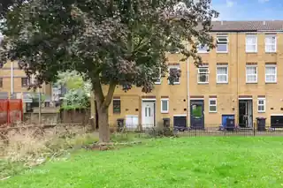 14 Evans Close, photo 3