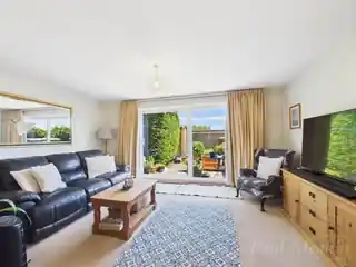 14 Fairacres, photo 2