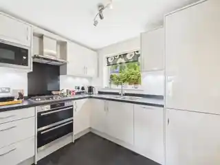 14 Fairacres, photo 3
