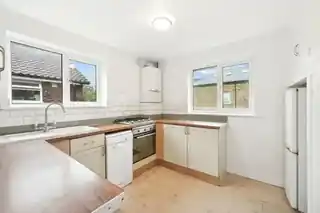 14 Greville Close, photo 4