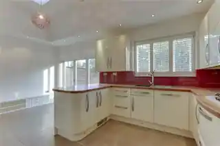 14 Hadley Way, photo 3
