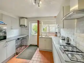 14 Harewood Gardens, photo 2