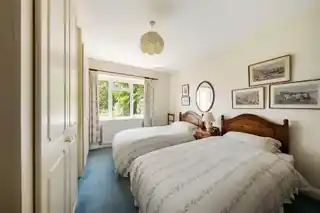 14 Hermitage Close, photo 3