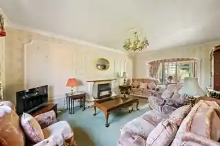 14 Highfield Drive, photo 3