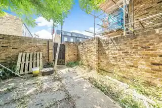14 Lord Holland Lane, photo 3