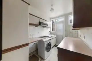 14 Montague Avenue, photo 4