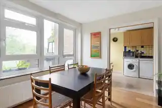 14 Oakley Walk, photo 2