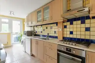 14 Oakley Walk, photo 4