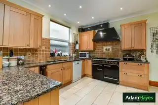 14 Park Crescent, photo 2