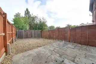 14 Pendall Close, photo 2