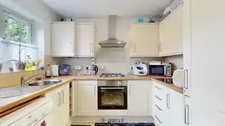 14 Percheron Close, photo 3