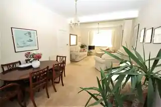 14 Roy Gardens, photo 4