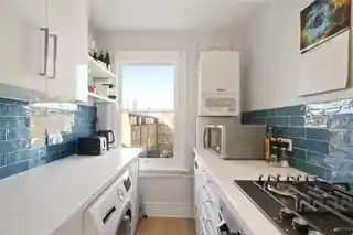 14 Stapleton Hall Road, photo 2