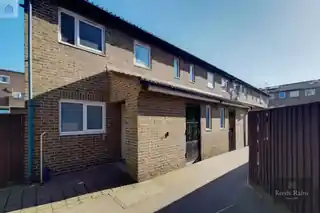 14 Stoughton Close, photo 4