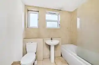 14 Stoughton Close, photo 4