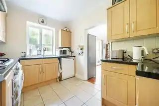 14 Tudor Road, photo 3
