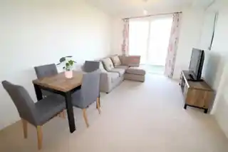 14, Vanacker Court, Larner Road, photo 3
