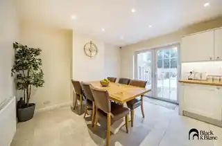 14 Westcombe Avenue, photo 2
