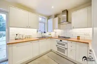 14 Westcombe Avenue, photo 4