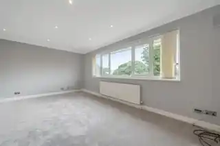 14 Woodington Close, photo 2