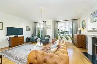 14 Woodman Mews, photo 4