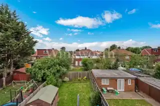 140 Cleveland Gardens, photo 2