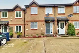 140 Dehavilland Close, photo 2