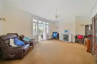 140 Foxley Lane, photo 3