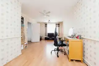 141 Gosfield Road, photo 3