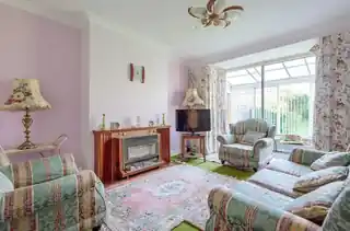 141 Matlock Crescent, photo 2